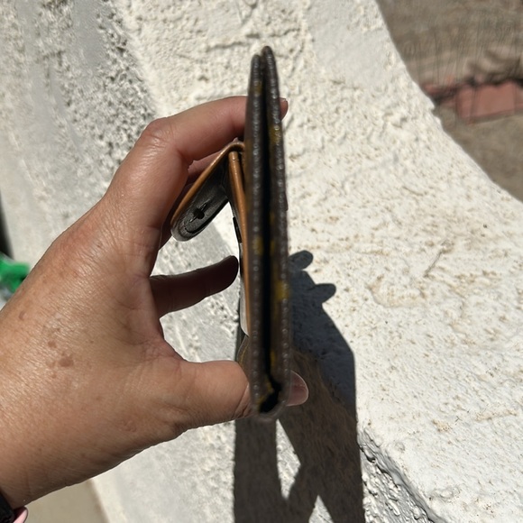 Vintage Louis Vuitton checkbook wallet. - Picture 9 of 17